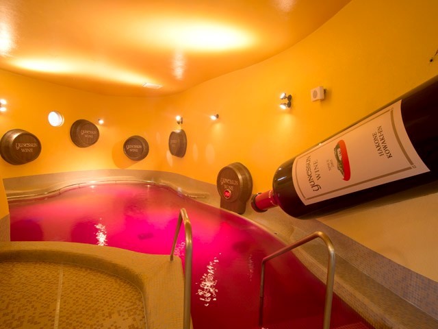 赤ワイン温泉