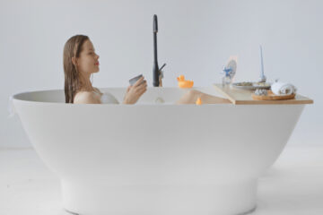 湯船 リラックス 女性 優雅