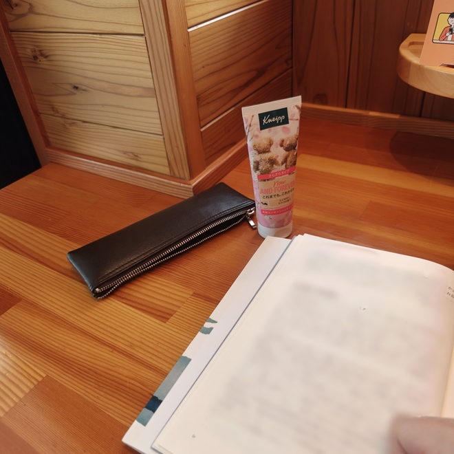 クナイプ ハンドクリーム サクラ 使用例