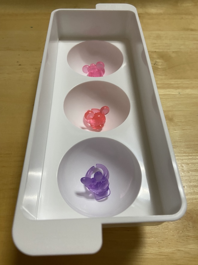 アイスボール　おもちゃ入れる