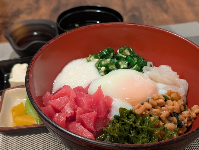 提供写真:「綱島源泉 湯けむりの庄」健康増進丼御膳